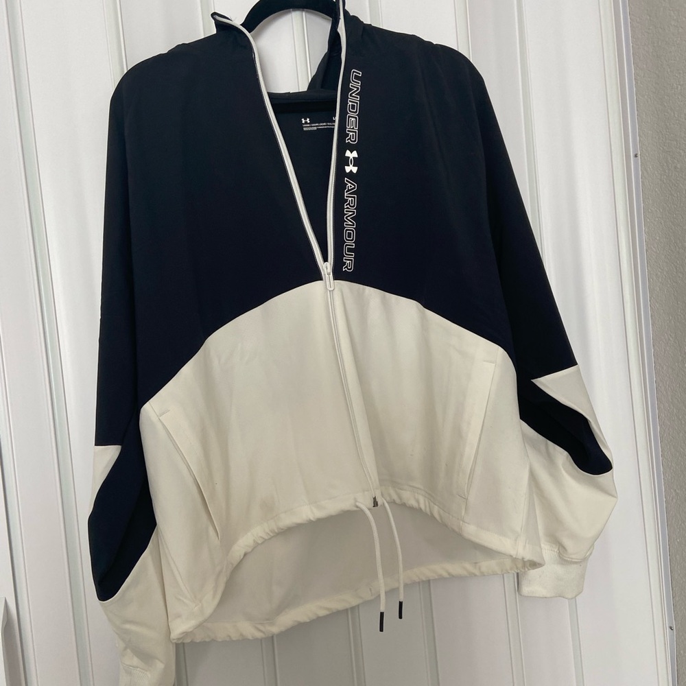 Under Armour Black and White Colorblock Windbreaker Jacket - Picture 5 of 7
